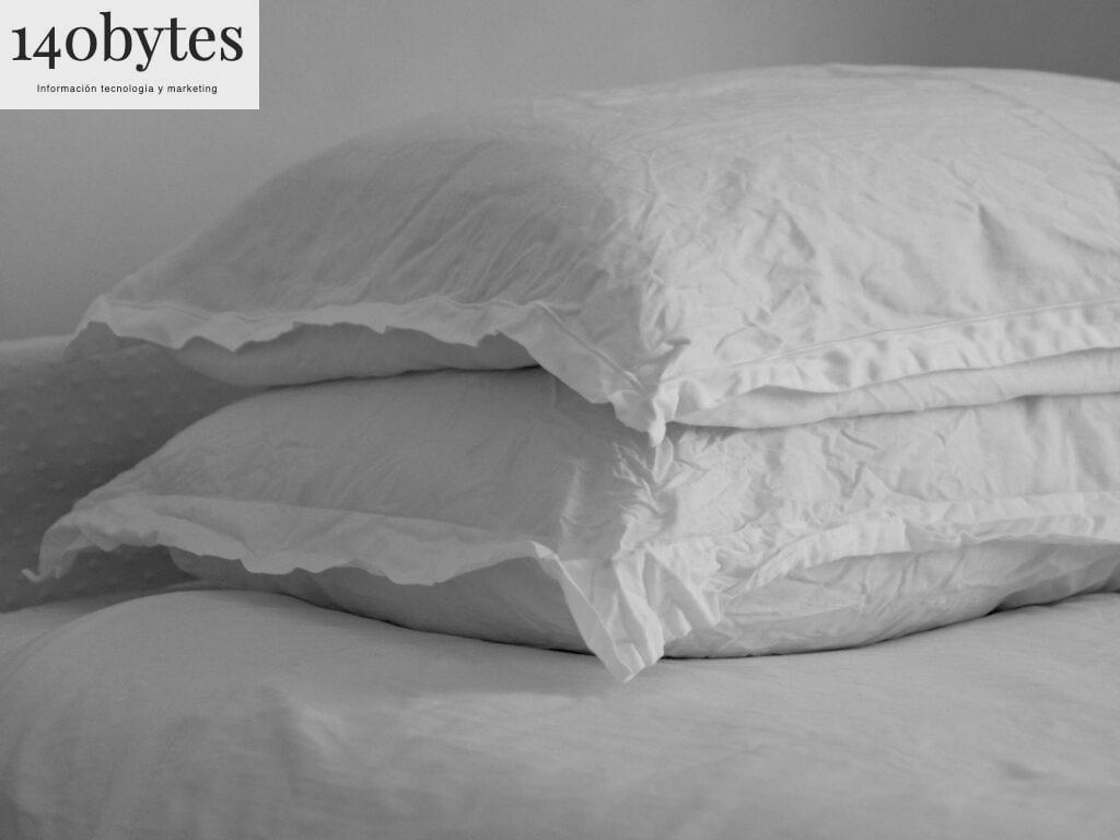 qué relleno de almohada necesitas según tu postura al dormir
