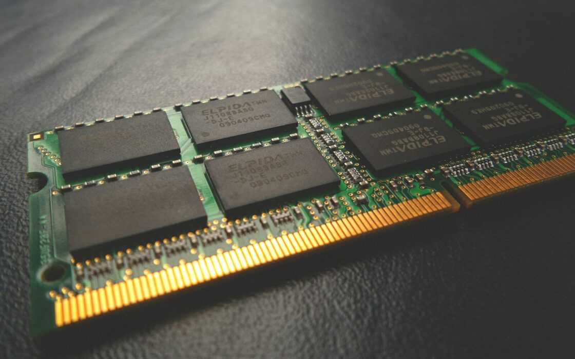 Qué es un byte: módulo de memoria RAM donde se guardan millones de bytes